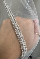 Diamanté and pearl trim veil 