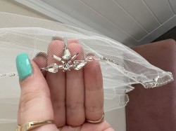 Tulle veil with diamanté accents 