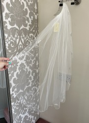 Tulle veil with diamanté accents 