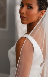 Diamanté edge short veil 