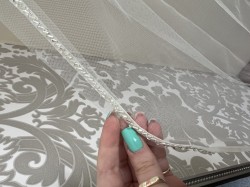 Tulle veil edged in satin and beads 